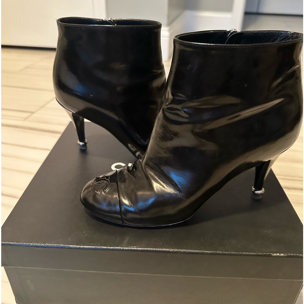 CHANEL Black Patent Leather Ankle Booties